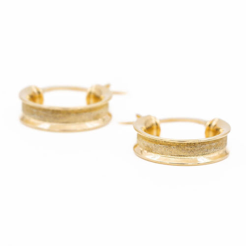 Boucles d'oreilles Boucles d'oreilles Créoles Or jaune 58 Facettes 2302075CN