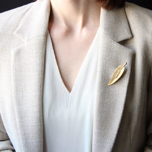 Broche Broche plume or jaune et perles de culture 58 Facettes CVBR32