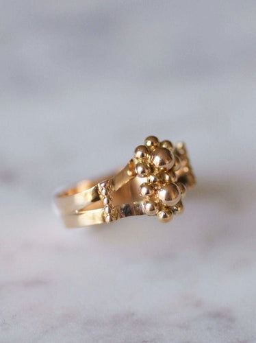 Bague Bague ancienne fleurs et boules en or 18Kt 58 Facettes