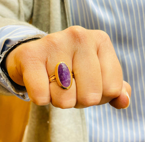 Bague 56 Bague vintage or jaune 18 carats et jade lavande 58 Facettes