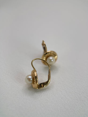 Boucles d'oreilles Dormeuses Vintage en Or Godronné et Perles de Culture 58 Facettes