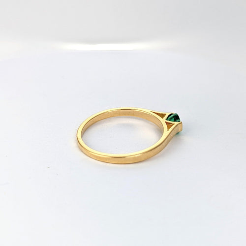Bague Bague en or jaune et Emeraude 58 Facettes 21153
