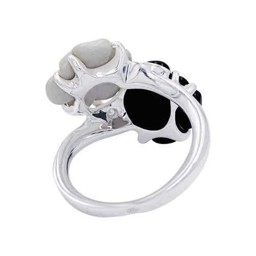 Bague 51 Bague Chanel, "Toi & Moi - Mini Camélia sculpté", or blanc, diamants. 58 Facettes 32413