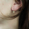 Boucles d'oreilles Fines dormeuses fleurs saphirs blancs 58 Facettes 19-456I