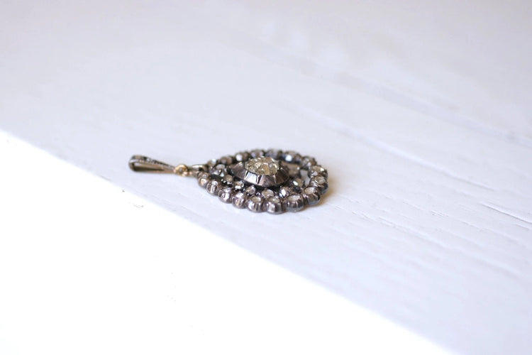 Collier Collier pendentif goutte ancien or et argent, diamants taille rose 58 Facettes