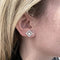 Boucles d'oreilles Boucles d'oreilles Boucheron,"Ava", or blanc et diamants. 58 Facettes 30787