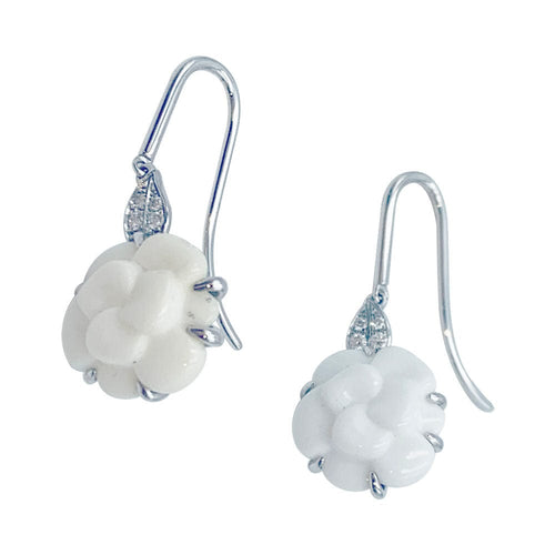 Boucles d'oreilles Boucles d'oreilles Chanel, "Camélia", or blanc, diamants. 58 Facettes 32414