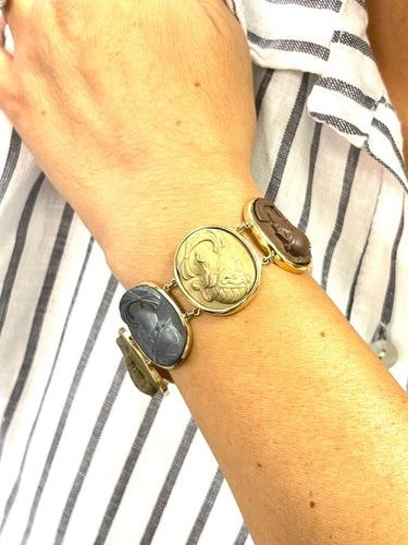 Bracelet Bracelet ancien vers 1800, camées pierre de lave et or jaune 58 Facettes