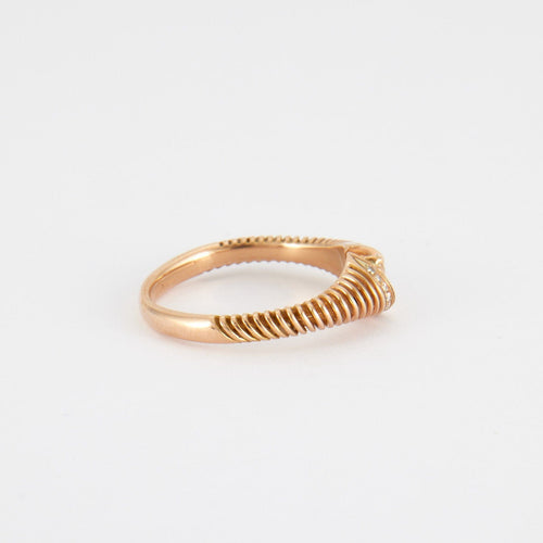 Bague 53.5 Bague contemporaine en or rose, diamants 58 Facettes