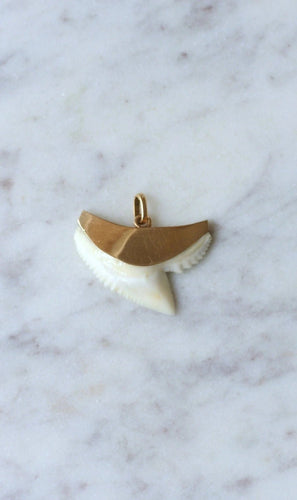 Pendentif Pendentif vintage dent de requin sur or 58 Facettes