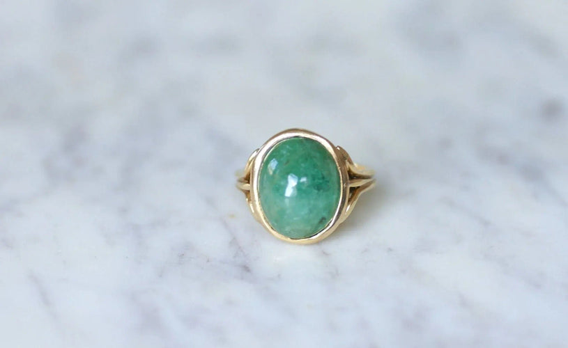 Bague Bague Or jaune cabochon d'Emeraude 58 Facettes
