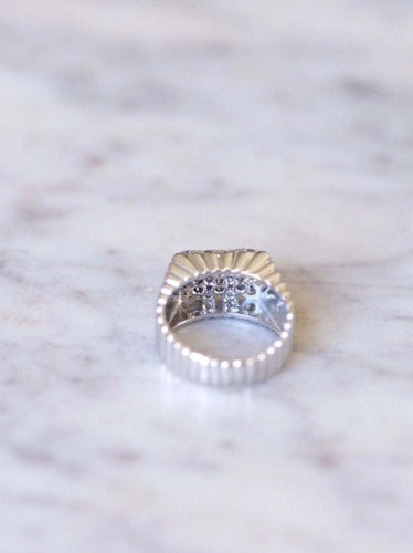 Bague chevalière godrons Art Deco diamants 58 Facettes