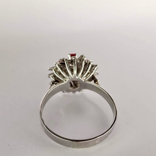Bague 52 Bague motifs floraux en or blanc Diamant et rubis 58 Facettes 5592