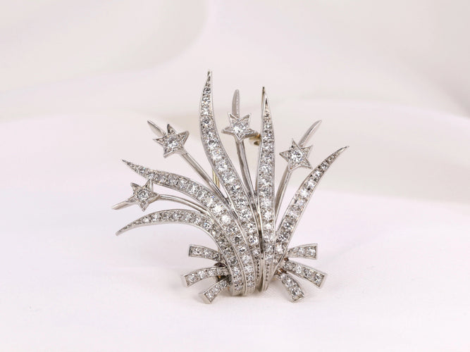 Broche Broche ancienne en or et diamants figurant un motif céleste 58 Facettes