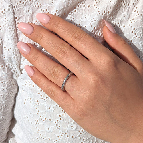 Bague Alliance en or blanc et diamants 58 Facettes 21207