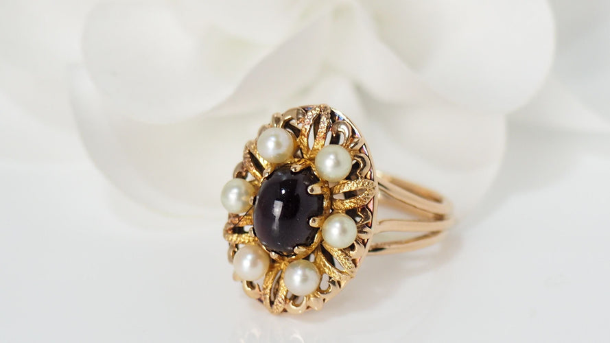 Bague Bague vintage cabochon de Grenat et perles 58 Facettes 31803