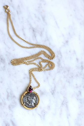 Collier Sautoir grenat et pièce romaine Déesse Diane 58 Facettes