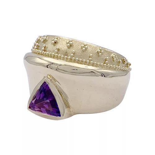 Bague 47 Bague or jaune, améthyste. 58 Facettes 32938
