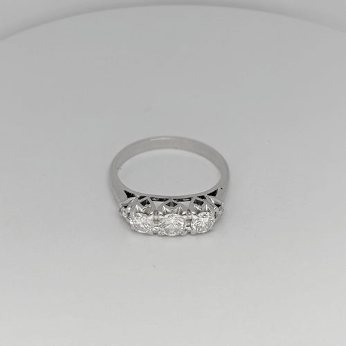 Bague Bague en or blanc et diamants 58 Facettes 16623