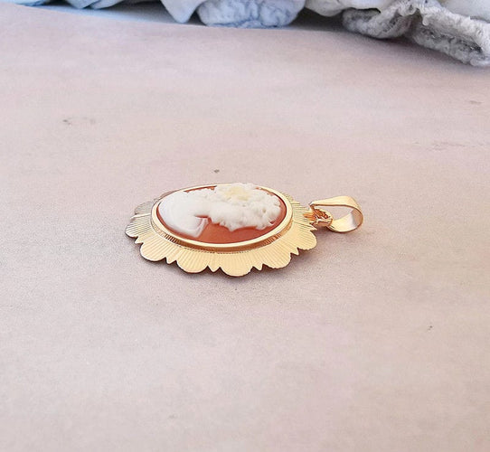 Pendentif Pendentif Camée coquille Or Jaune 58 Facettes AB 1055