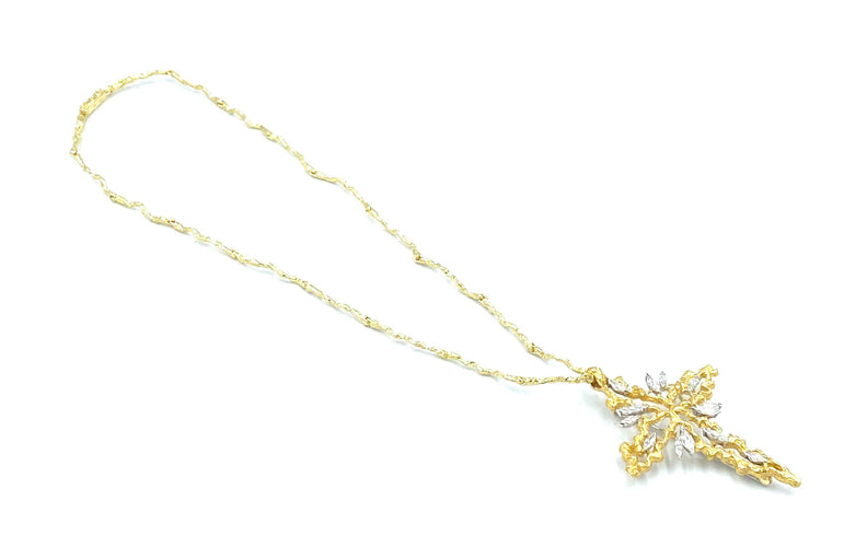 Collier GILBERT ALBERT. Croix en or jaune et diamants 58 Facettes