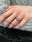 Bague 50 Bague en or blanc, Art-Déco, rubis et diamants 58 Facettes 061691