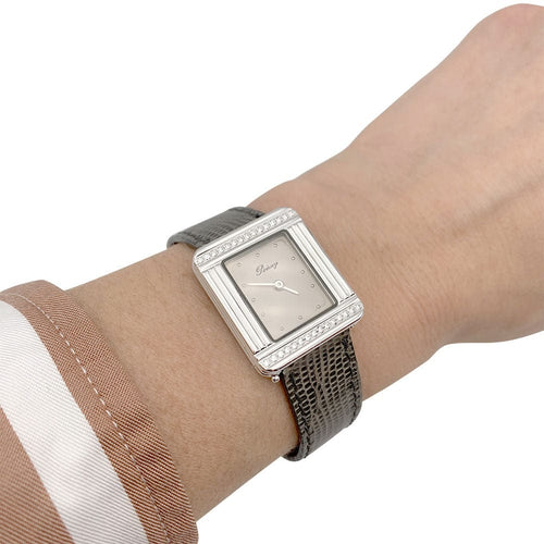 Montre Montre Poiray, "Ma Première", acier et diamants sur cuir. 58 Facettes 32519