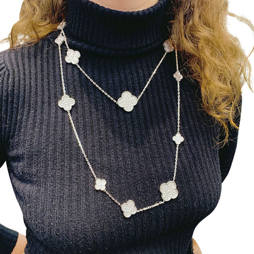 Collier Sautoir Van Cleef & Arpels "Magic Alhambra" en or blanc, diamants. 58 Facettes 33559
