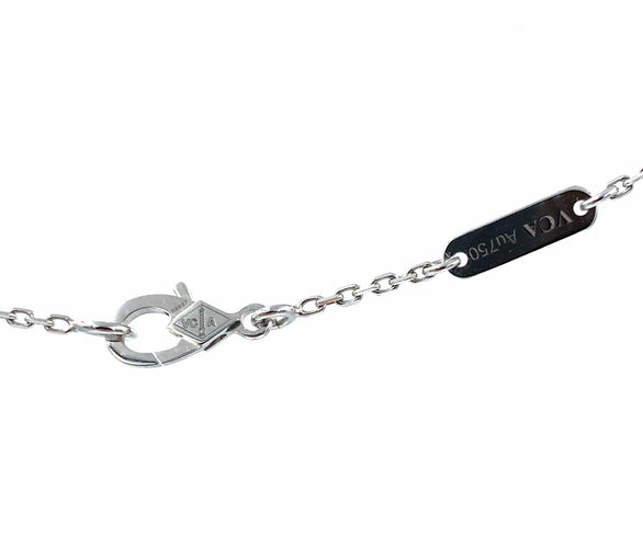Collier VAN CLEEF & ARPELS. Collier Pendentif Lotus or blanc et diamants 58 Facettes