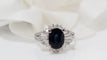 Bague Bague or blanc, saphir ovale et diamants brillants et trapèzes 58 Facettes 31010