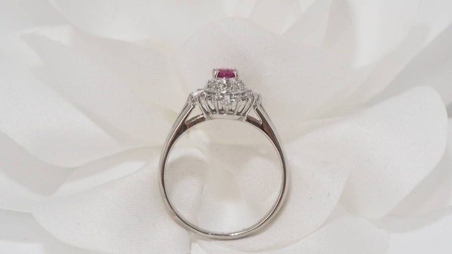Bague Bague rubis ovale certifié et diamants 58 Facettes 31244