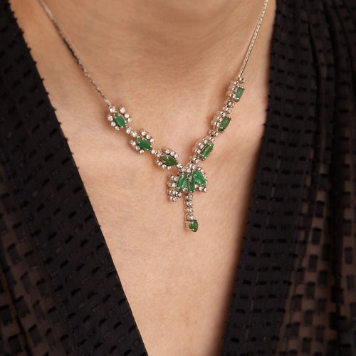 Collier Collier en Or gris, émeraudes, diamants 58 Facettes