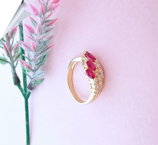Bague Bague Rubis navettes Diamants 58 Facettes AA 1569