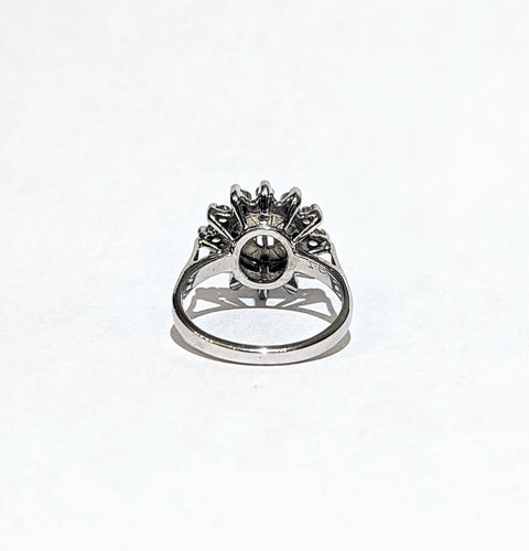 Bague Bague fleur or et diamants années 60 58 Facettes