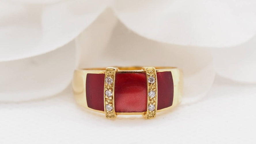 Bague Bague Clozeau or jaune, diamants et résine rouge 58 Facettes