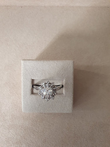 Bague Bague Or Blanc, 18 carats sertie d'un diamant central 58 Facettes
