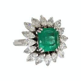 Bague 53.5 Bague Marguerite émeraude, diamants navette 58 Facettes 1-1221/1