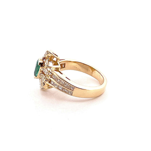 Bague 57 Bague émeraude poire et diamants 58 Facettes