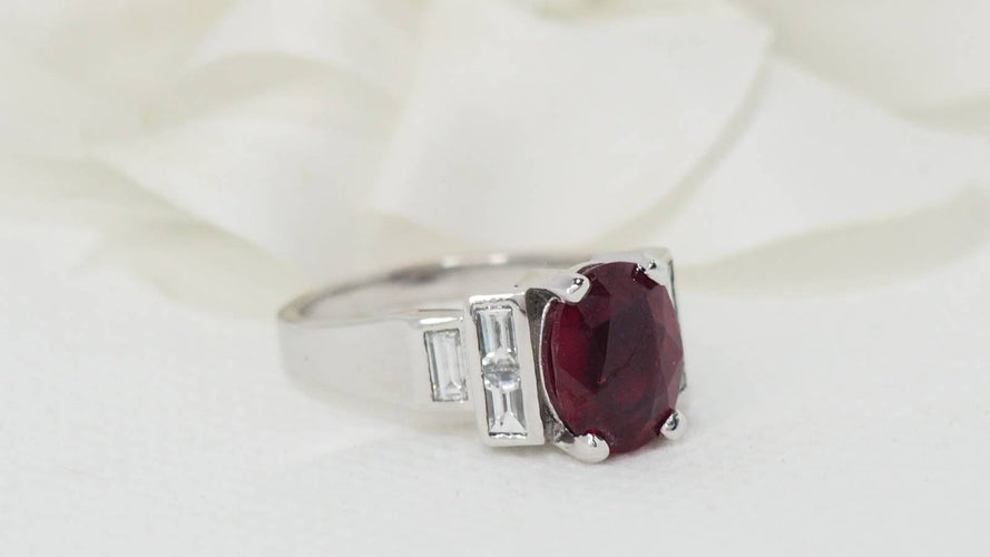 Bague 54 Bague or blanc rubis diamants 58 Facettes F4962