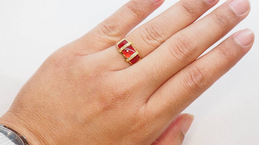 Bague Bague Clozeau or jaune, diamants et résine rouge 58 Facettes