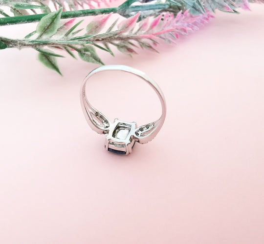 Bague Bague Saphir 1,70 ct taille coussin Diamants 58 Facettes AA 1588