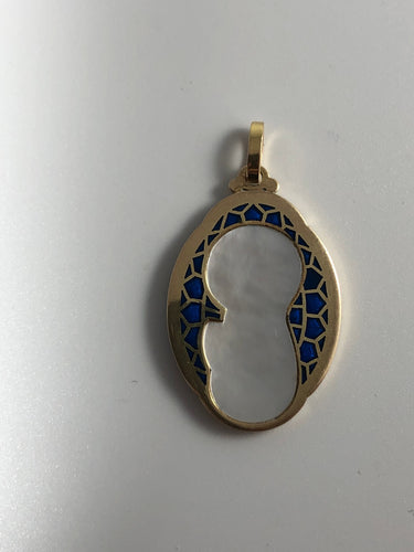 Pendentif Médaille en or, nacre et émail 58 Facettes 31