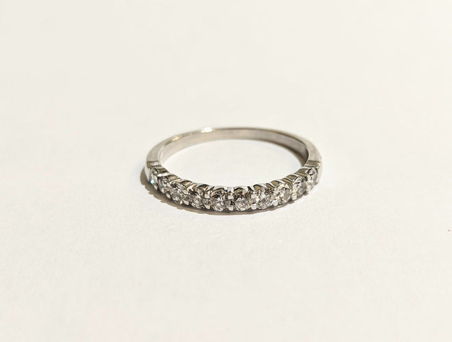 Bague Alliance diamants demi tour 58 Facettes
