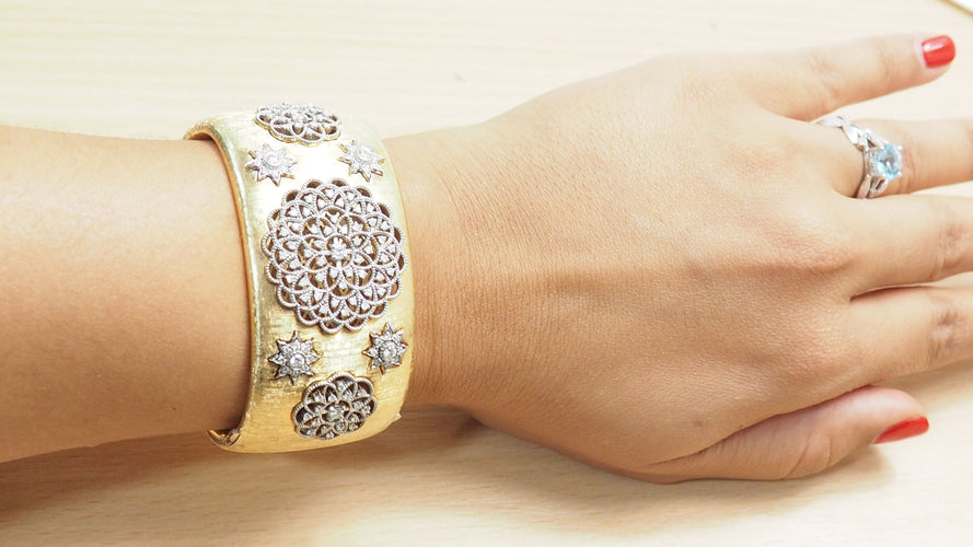 Bracelet 17cm Bracelet manchette or bicolore et diamants 58 Facettes 32265