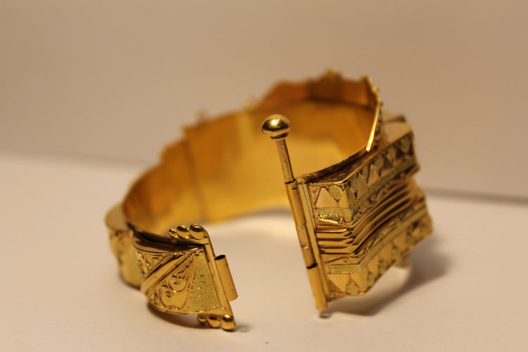 Bracelet Bracelet Manchette Or jaune 58 Facettes 11426B