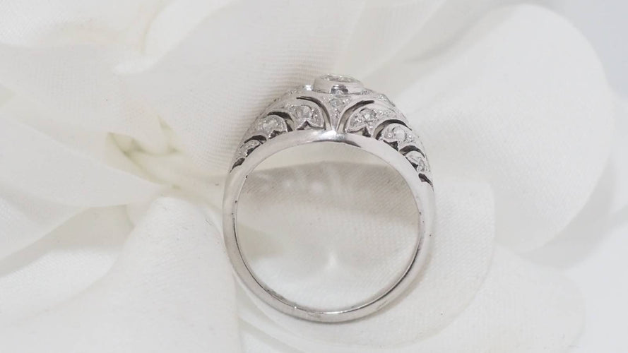 Bague Bague dôme  en or blanc et platine 58 Facettes 30675