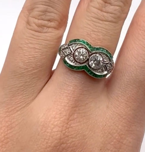 Bague Bague style Art Déco Platine Diamants et Emeraudes. 58 Facettes