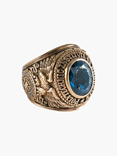 Bague Chevalière Université Américaine 58 Facettes