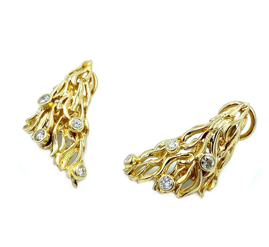 Boucles d'oreilles GILBERT ALBERT. Paire de boucles d’oreilles or jaune et diamants 58 Facettes