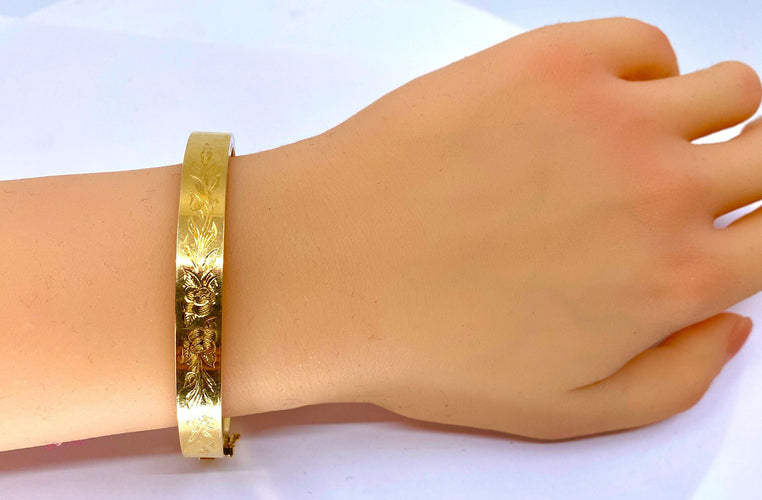 Bracelet Bracelet jonc ouvrant ciselé de roses et de feuilles 58 Facettes